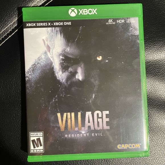 EUC Capcom Resident Evil Village 8 Microsoft Xbox One Series X S Video Game Disk - Picture 2 of 4
